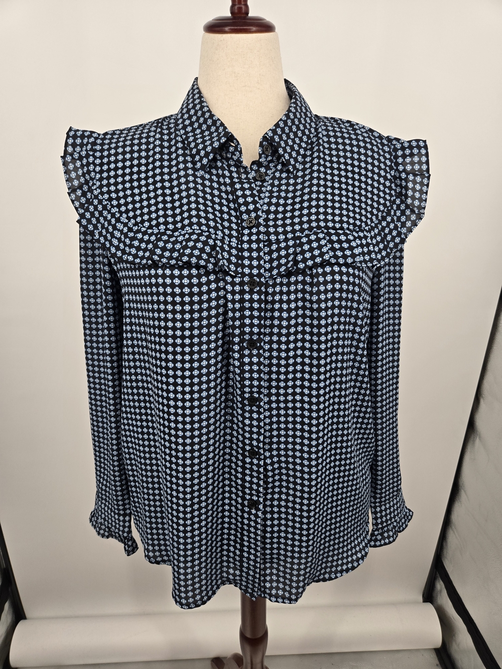 Who What Wear Navy Light Blue On Black Geometric Ruffle-Yoke Blouse XL (7941)